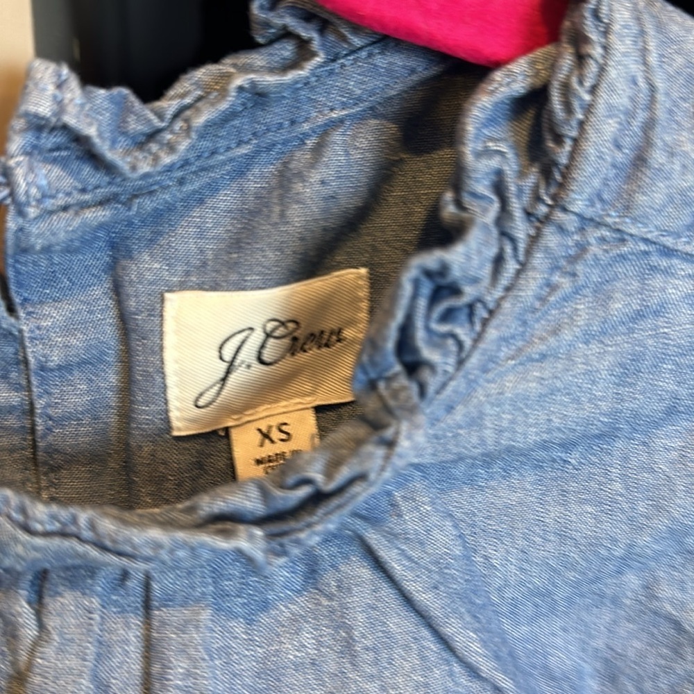 Women's Blue Chambray Puff-Sleeve Blouse - Picture 2 of 3